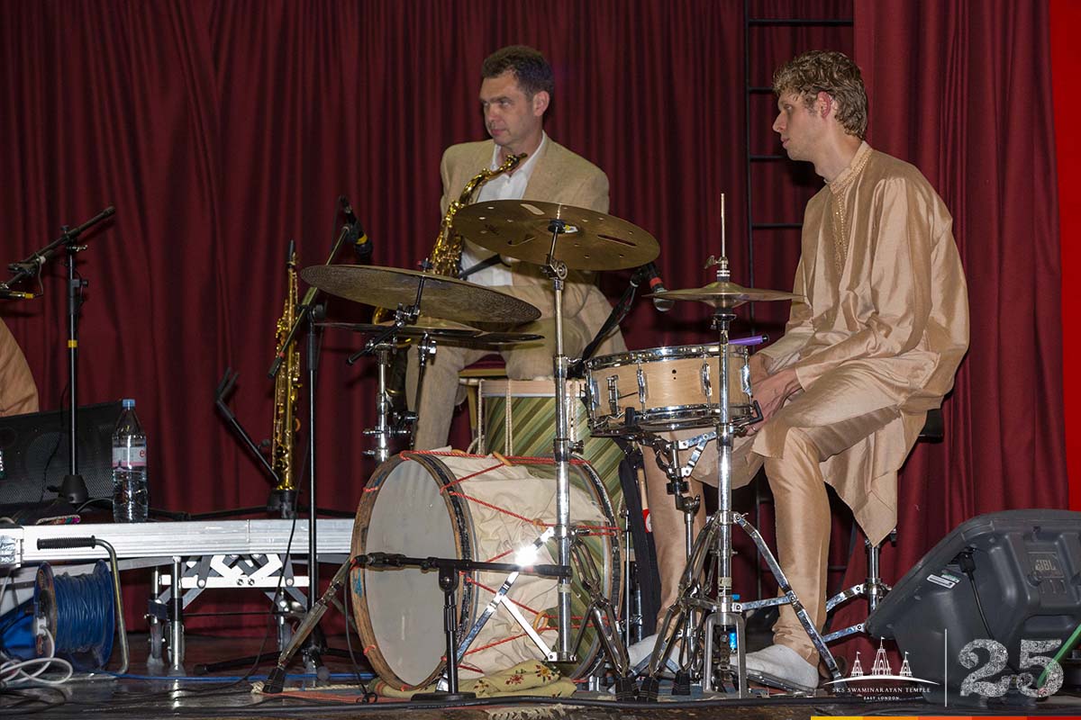 ©1987-2017 SKS Swaminarayan Temple East London